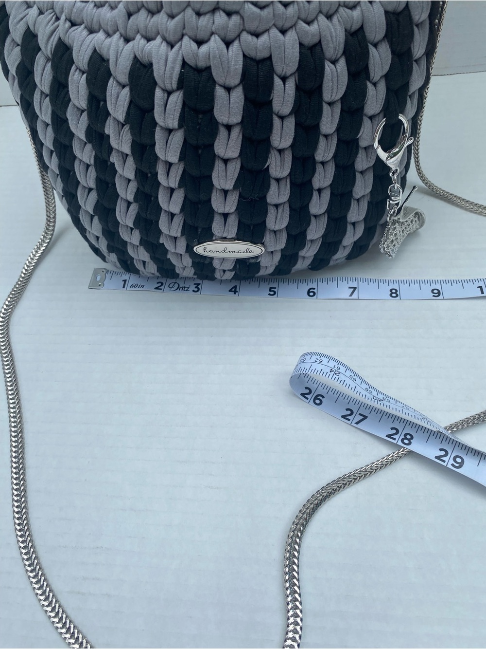 Handmade Woven Crossbody Bag - Black & Gray with Silver Chain🩶🖤 - Picture 12 of 12